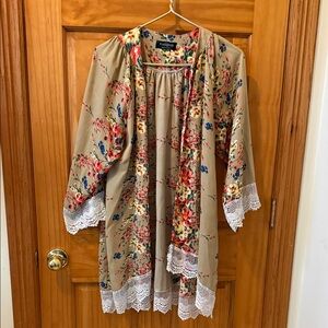 Floral Beige Tunic with Lace Trim
